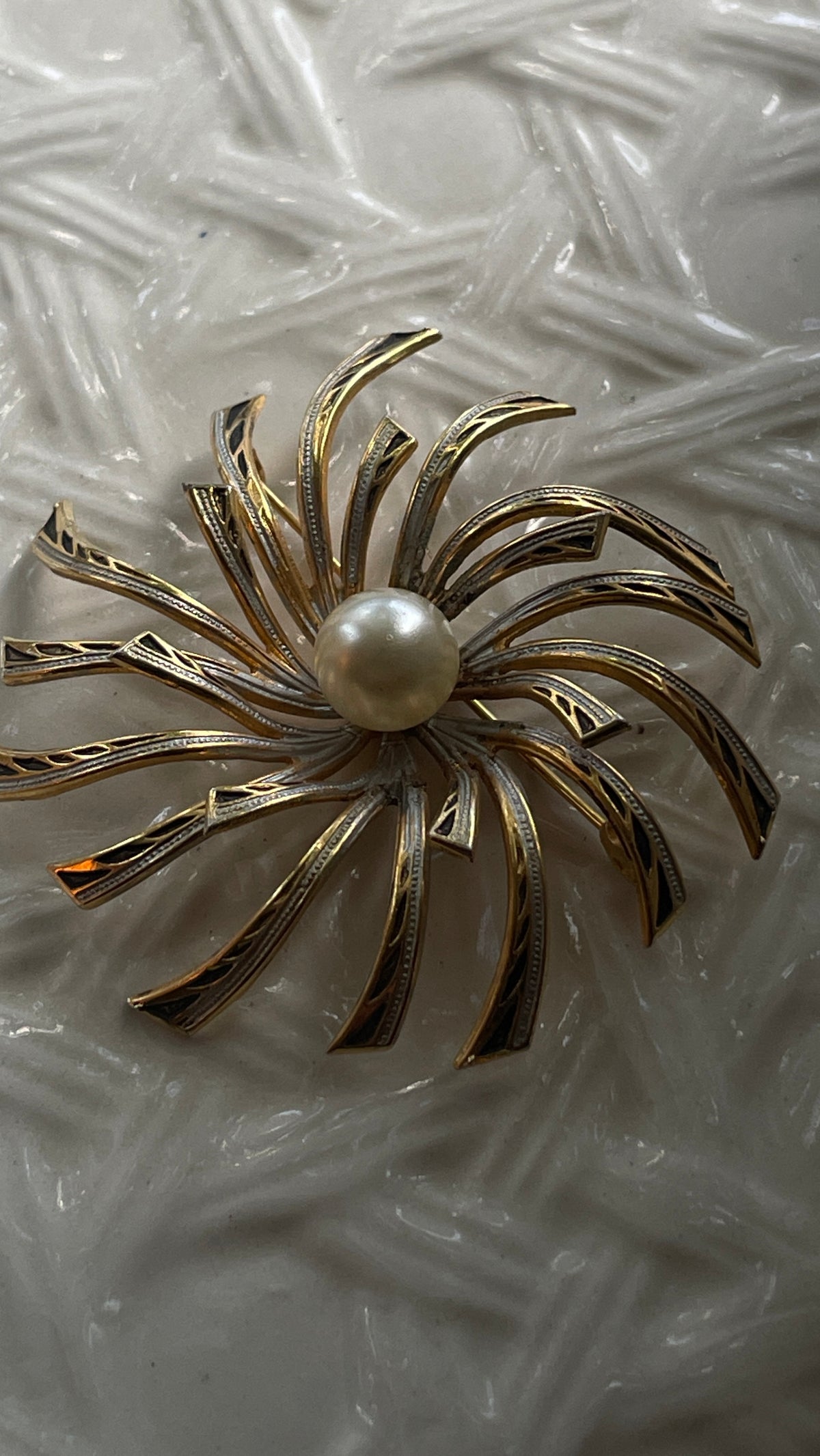 Broche Saint Germain